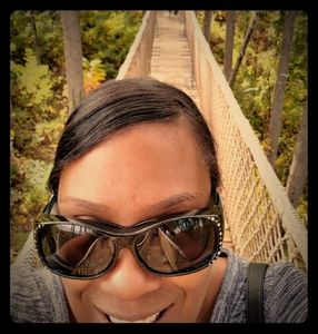 Meet your Posher, N'shoba